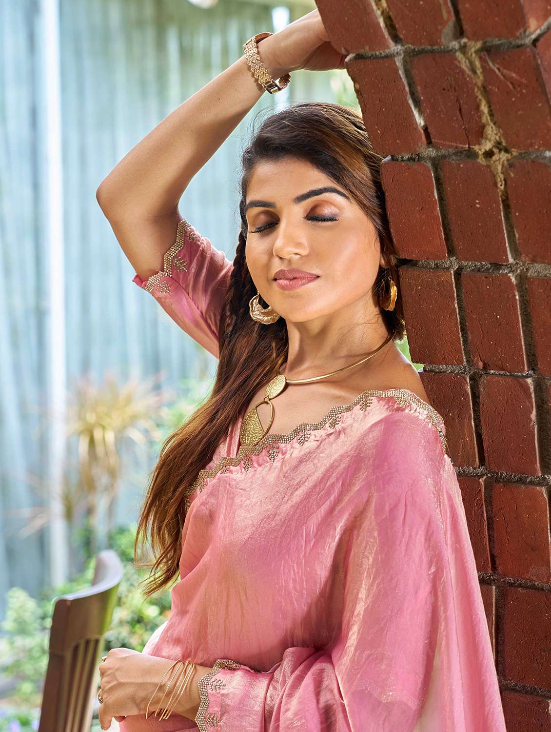 women solid with embellished bordered saree with blouse - 22140109 - Standard Image - 5