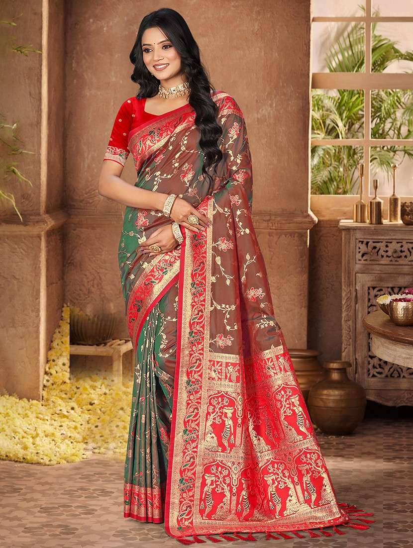 women self design banarasi saree with blouse