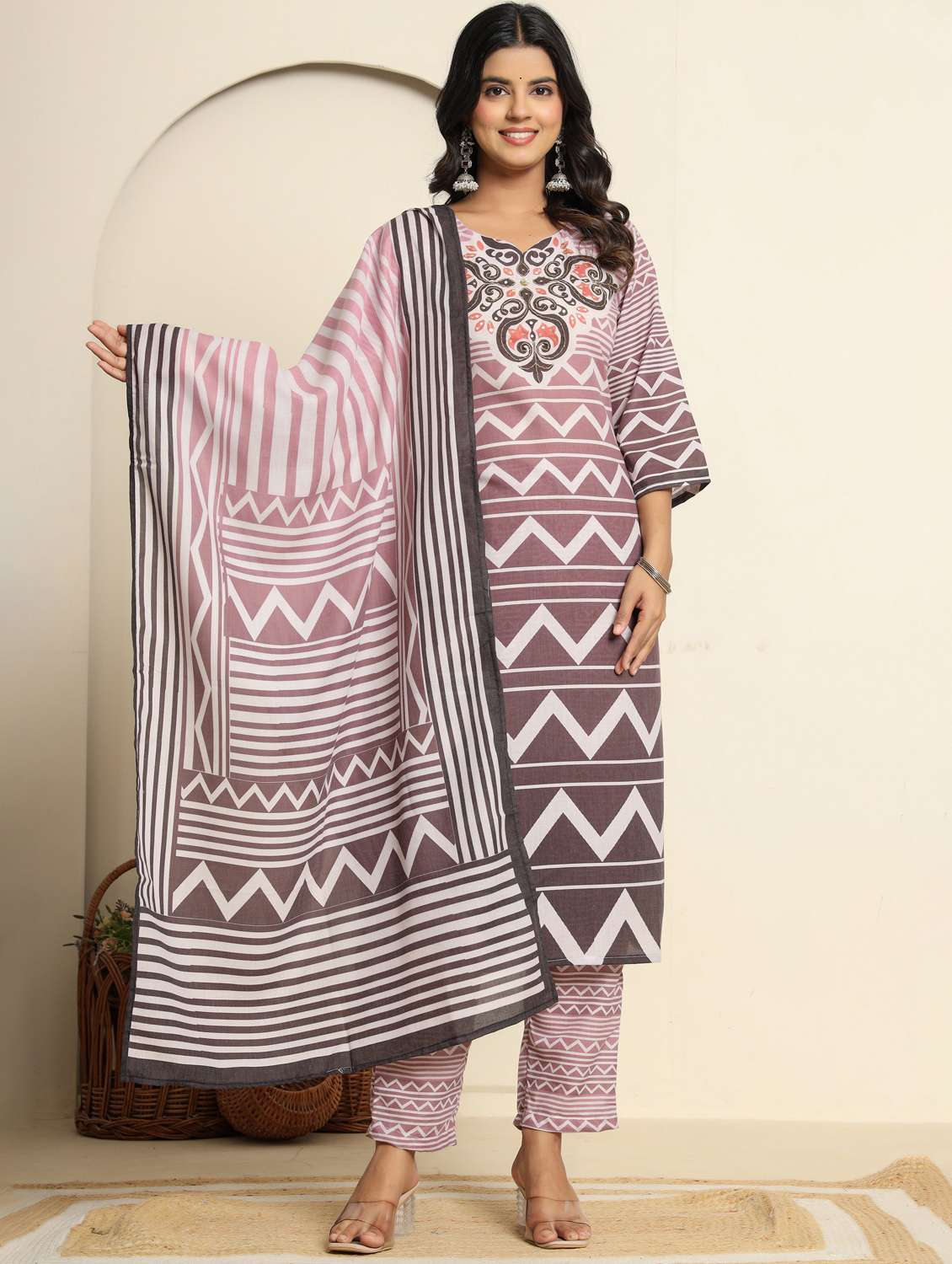 women printed three quarter sleeve kurta pant with dupatta set