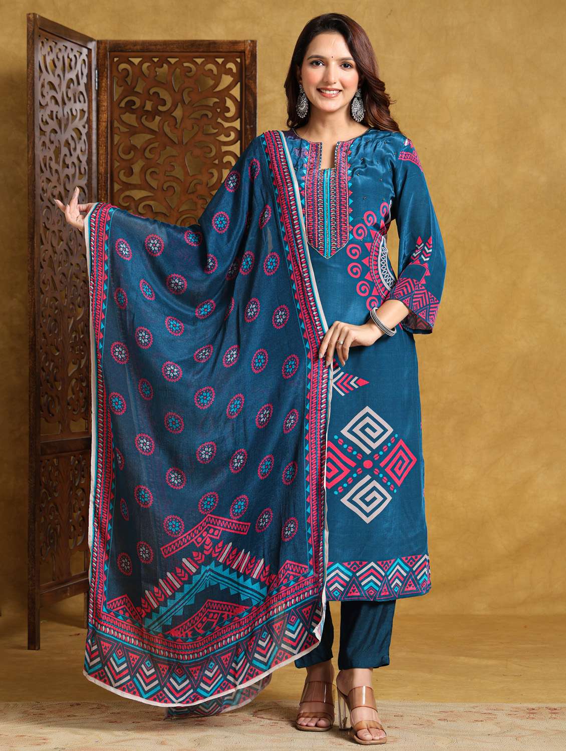 women printed three quarter sleeve kurta pant with dupatta set