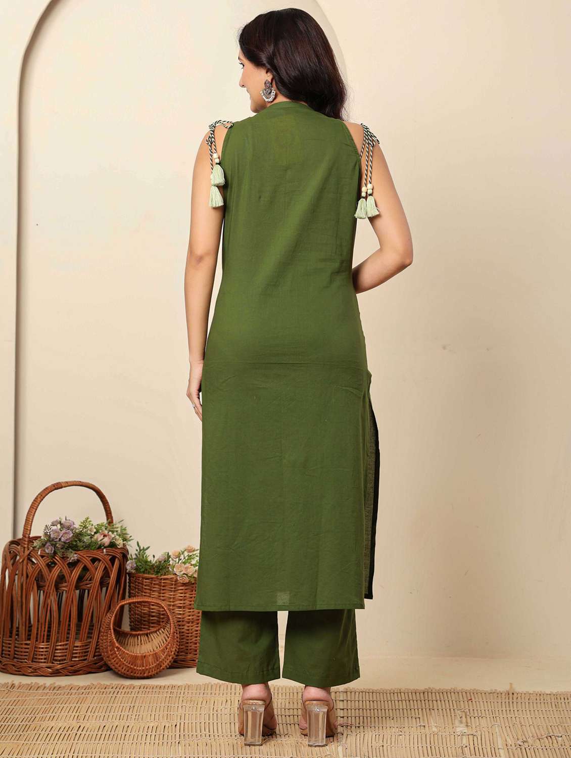 women solid with work sleeveless kurta pant with dupatta set - 22140249 - Standard Image - 3