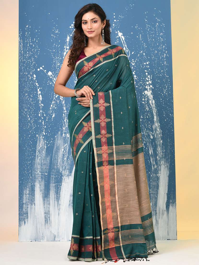women self design handloom saree with blouse