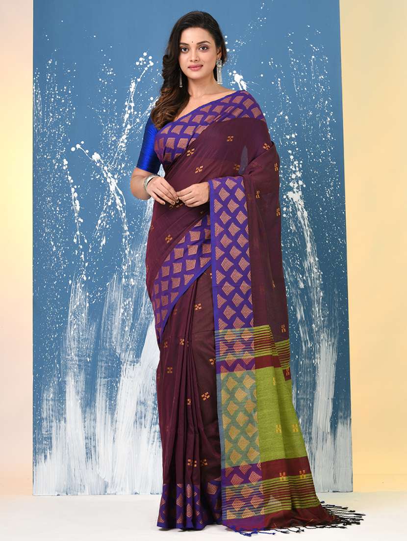 women self design handloom saree with blouse