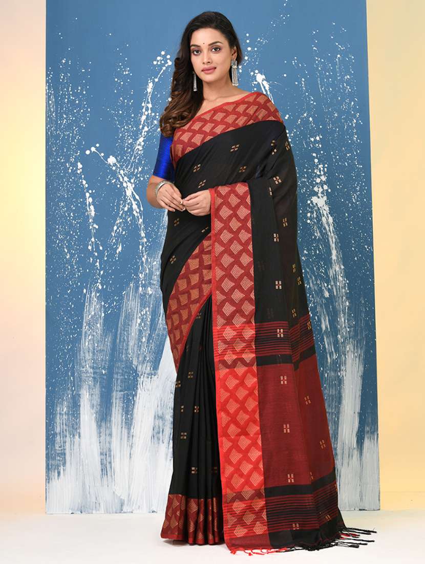 women self design handloom saree with blouse