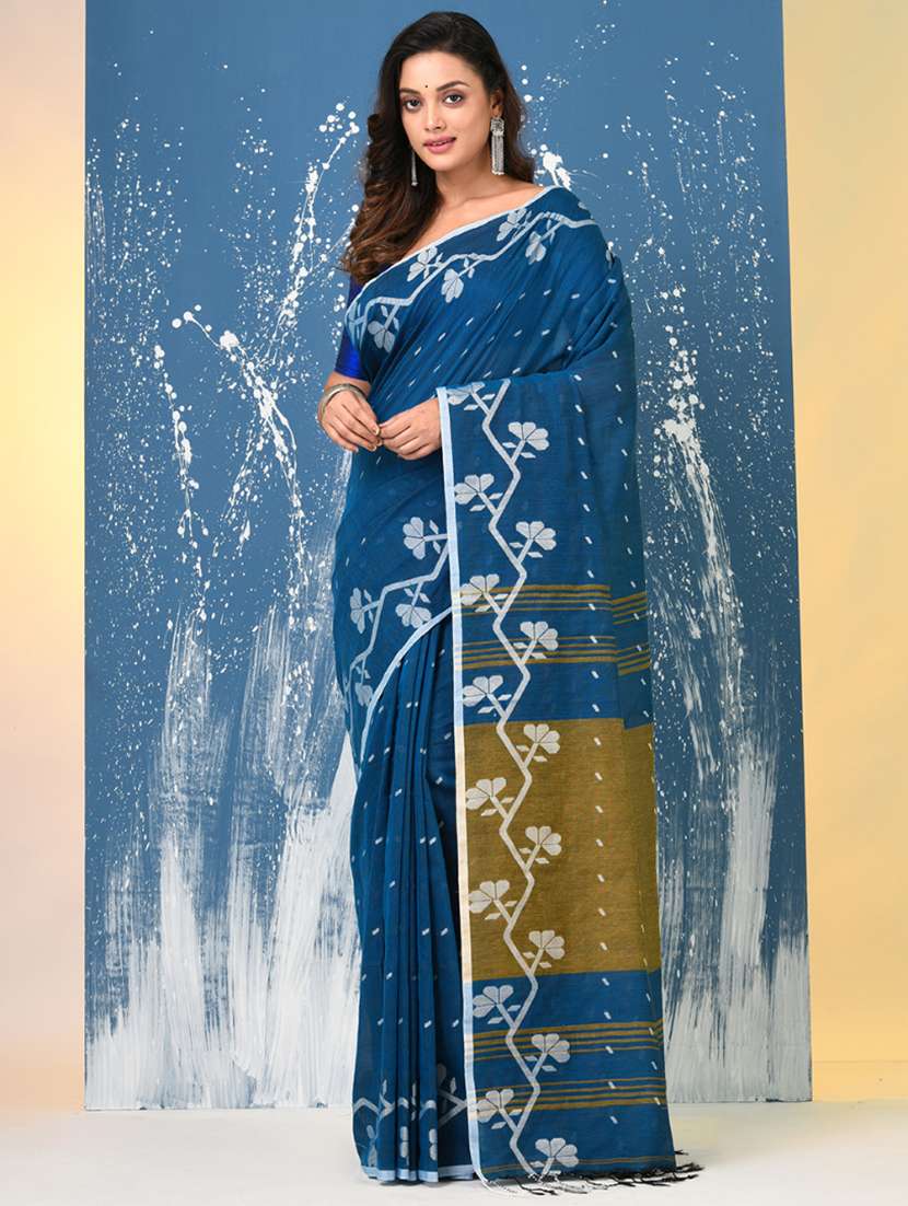 women self design handloom saree with blouse