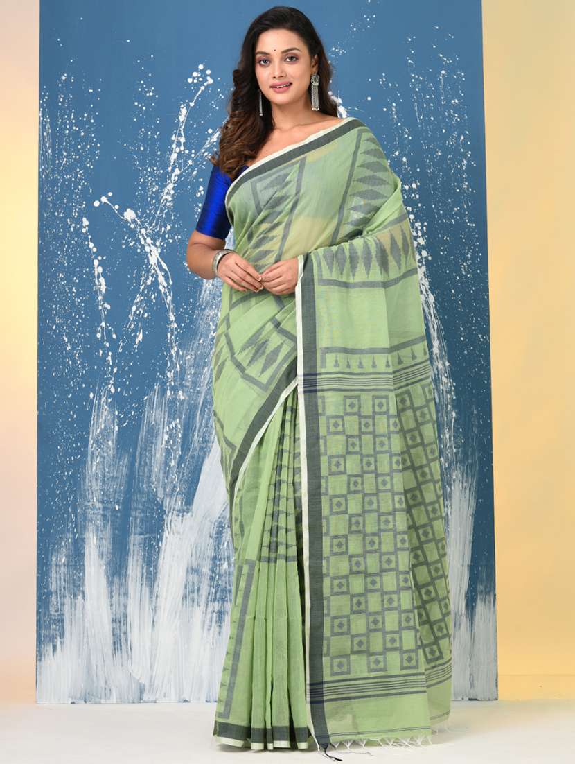 women self design handloom saree with blouse