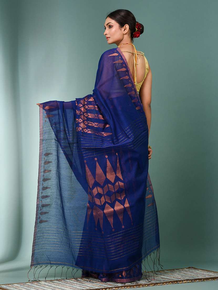 women self design handloom saree with blouse - 22140315 -  Standard Image - 3