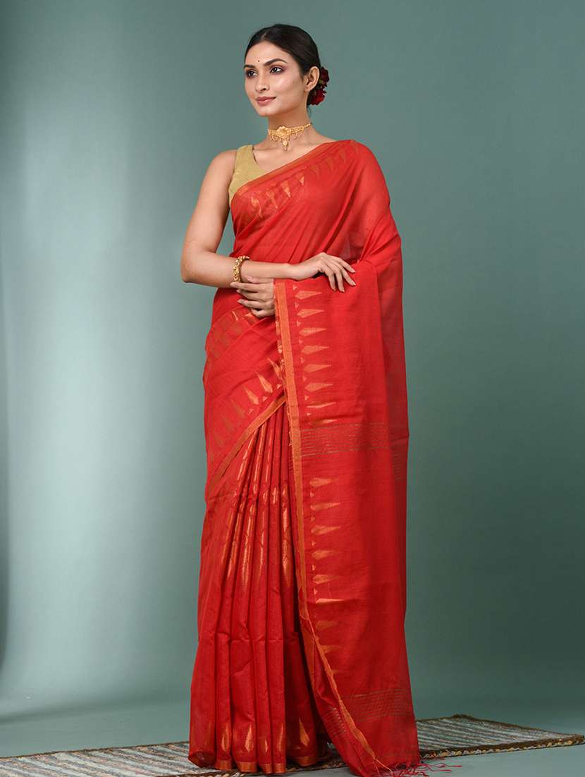 women self design handloom saree with blouse