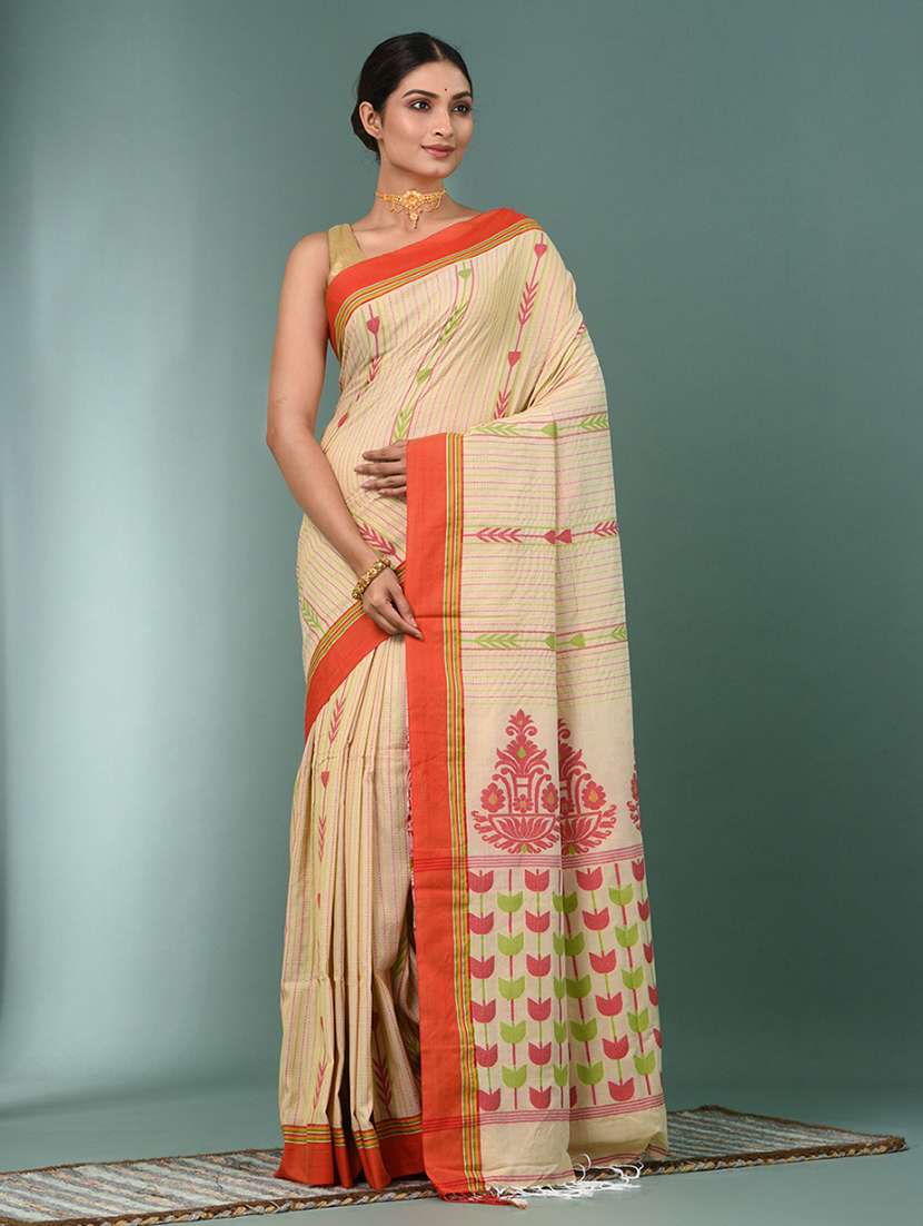 women self design handloom saree with blouse