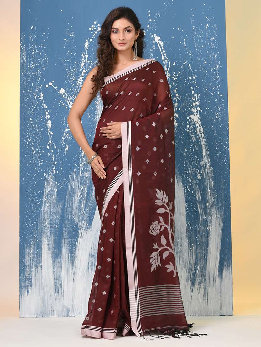 women self design handloom saree with blouse
