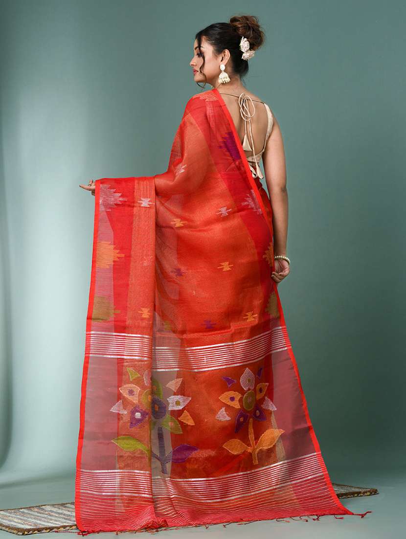 women self design handloom saree with blouse - 22140402 - Standard Image - 3