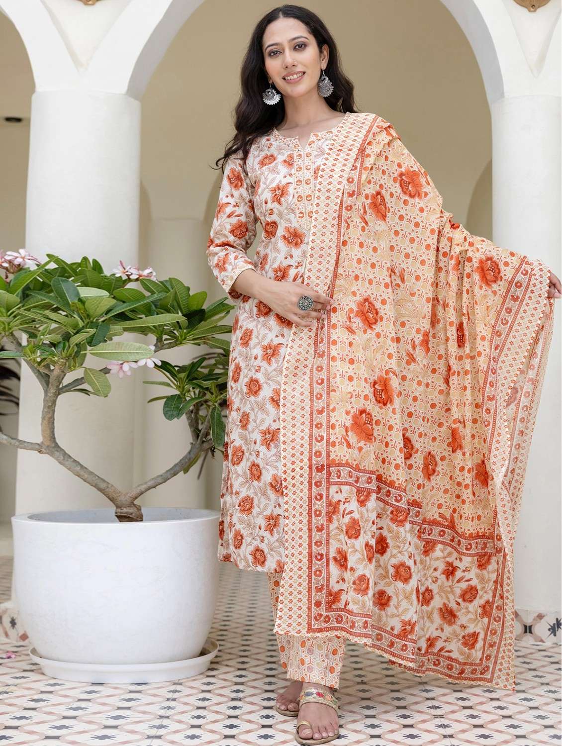 women floral printed three quarter sleeve kurta pant with dupatta set
