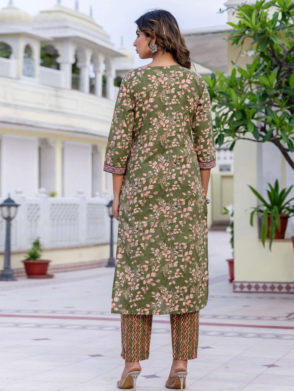 women floral printed three quarter sleeve kurta pant with dupatta set - 22140536 -  Standard Image - 3