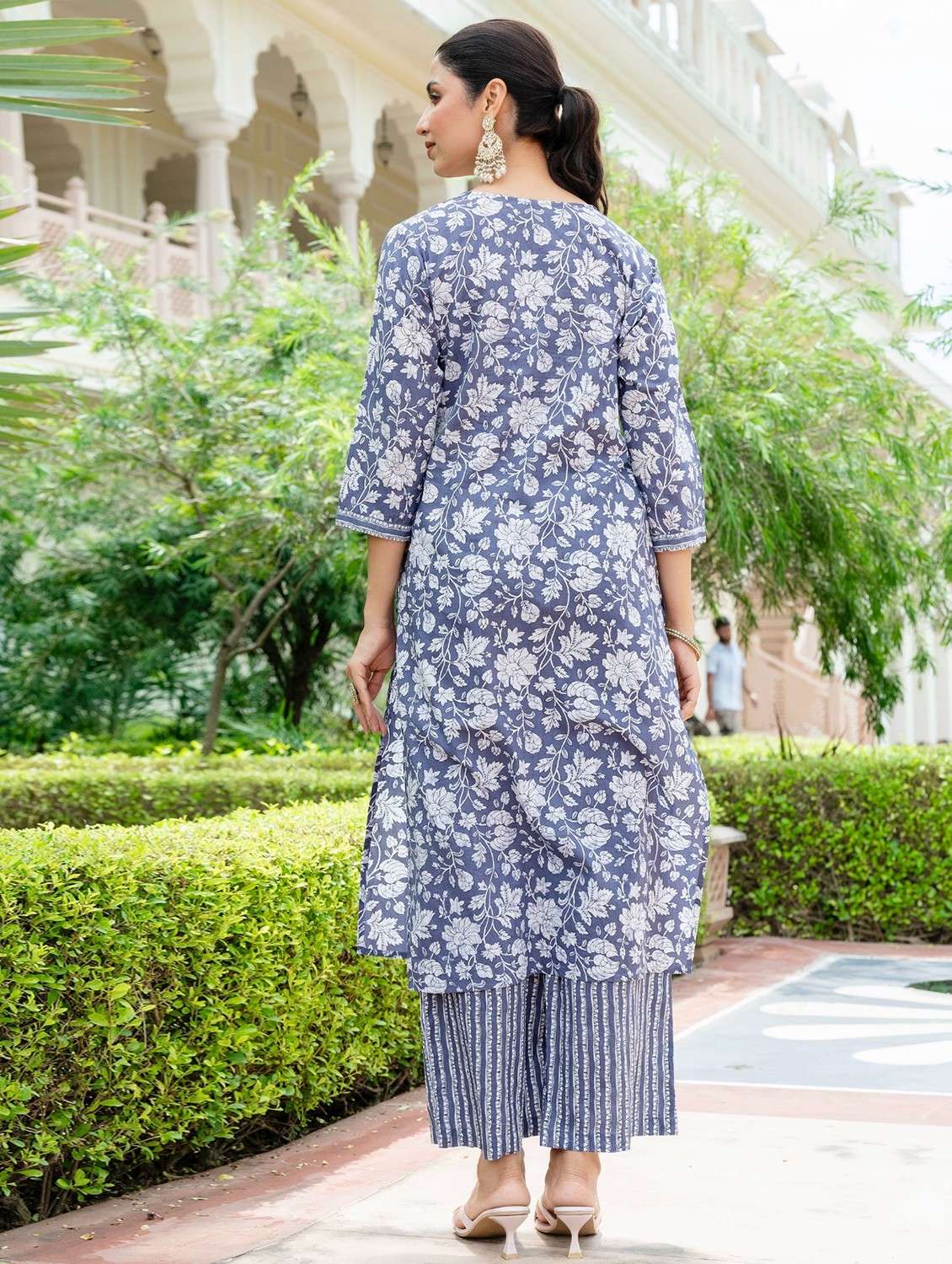 women floral printed three quarter sleeve kurta palazzo with dupatta set - 22140538 -  Standard Image - 3