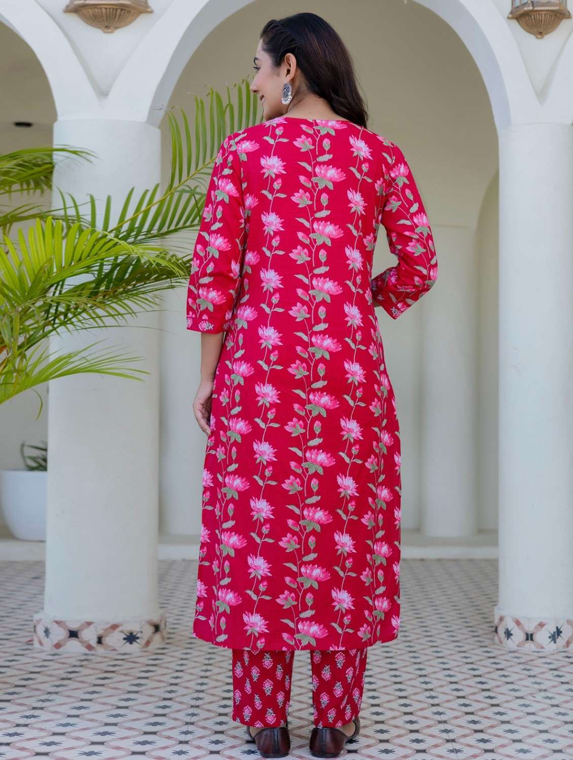 women floral printed three quarter sleeve kurta pant with dupatta set - 22140540 -  Standard Image - 3