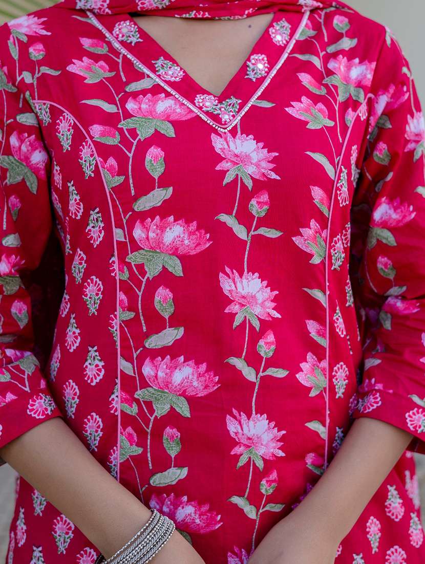 women floral printed three quarter sleeve kurta pant with dupatta set - 22140540 -  Standard Image - 5