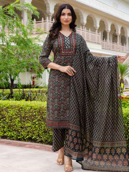 women floral printed three quarter sleeve kurta palazzo with dupatta set - 22140546 -  Standard Image - 0
