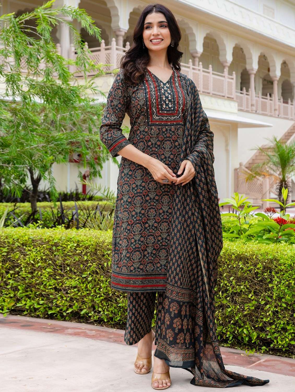 women floral printed three quarter sleeve kurta palazzo with dupatta set - 22140546 -  Standard Image - 3
