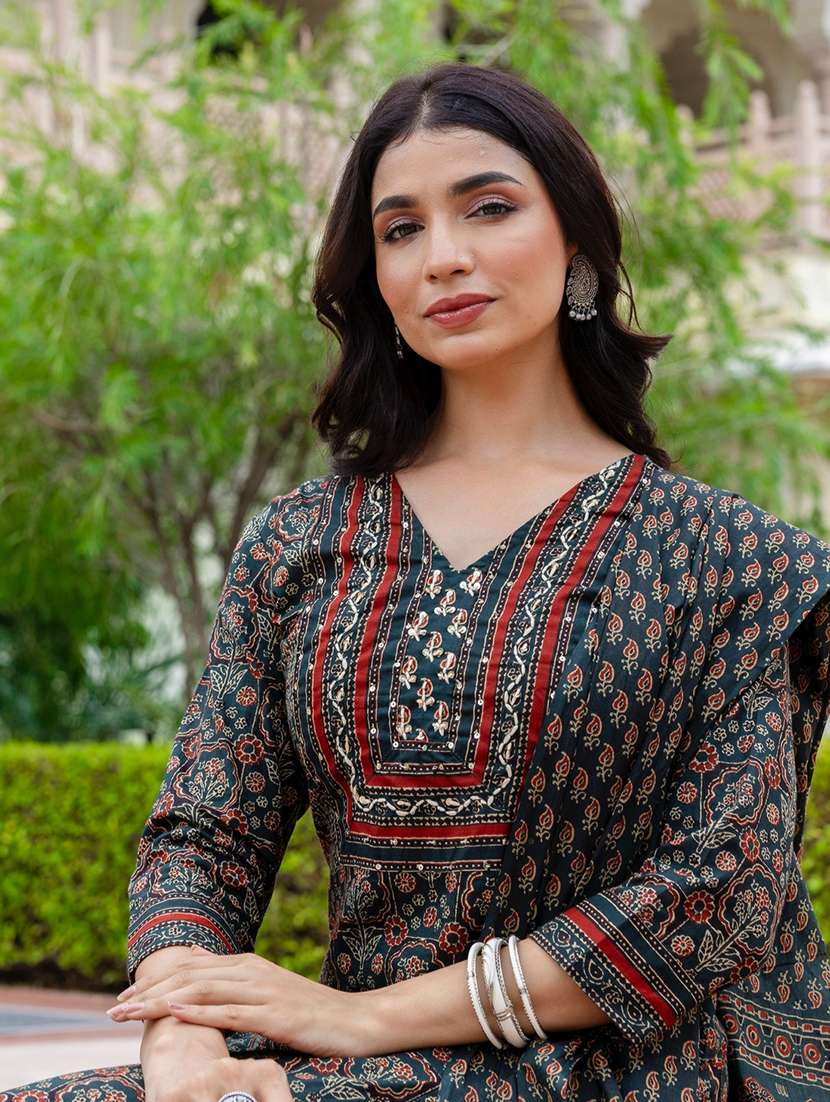 women floral printed three quarter sleeve kurta palazzo with dupatta set - 22140546 -  Standard Image - 5