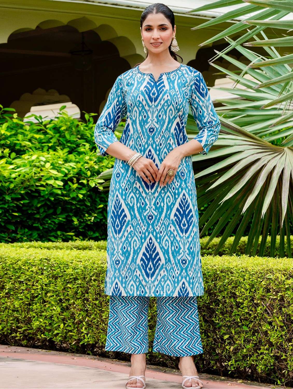 women ikat printed three quarter sleeve kurta palazzo with dupatta set - 22140548 -  Standard Image - 3