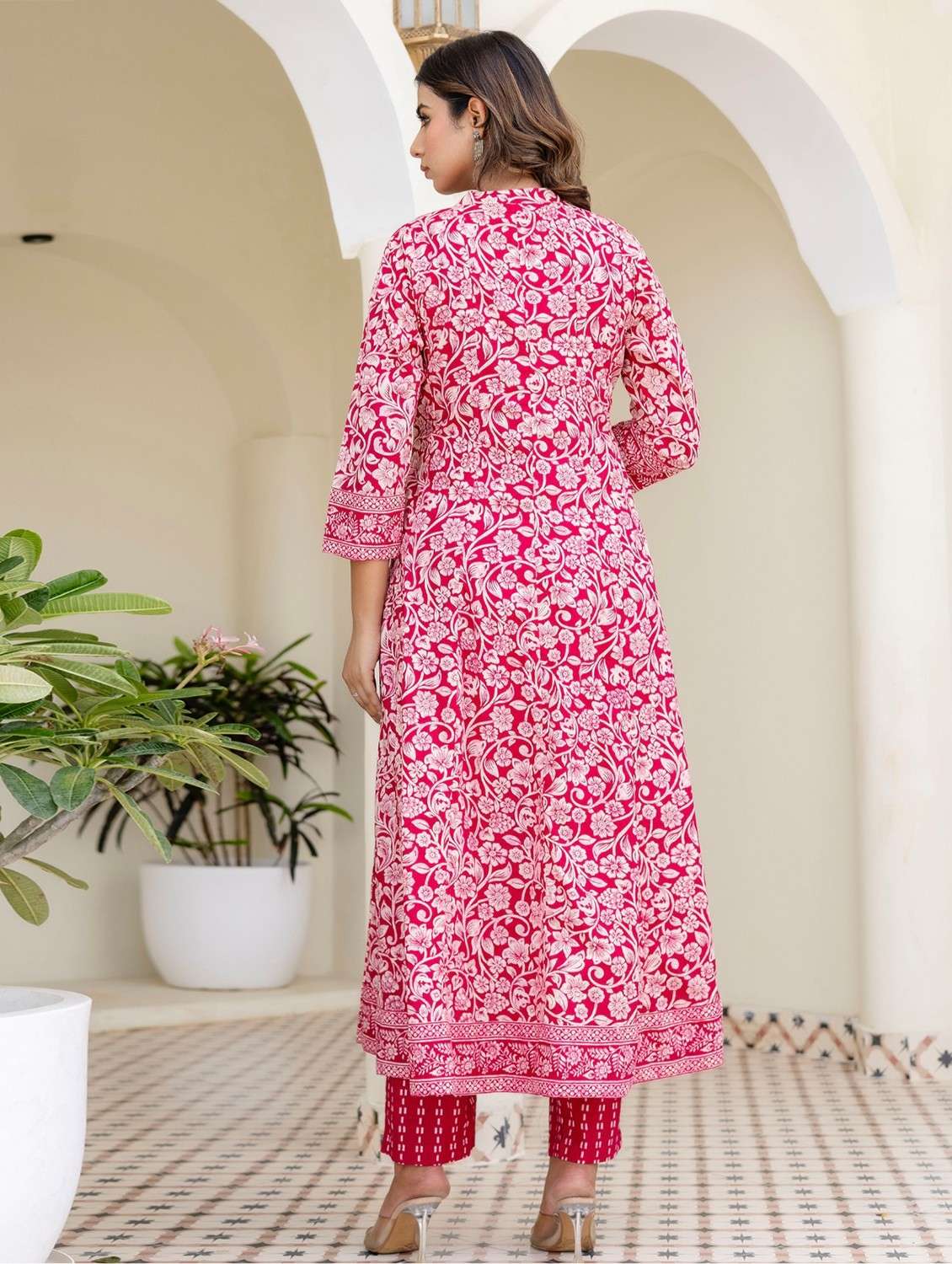 women floral printed three quarter sleeve kurta pant with dupatta set - 22140550 -  Standard Image - 3