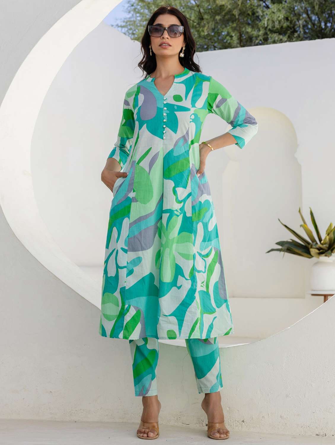 women printed three quarter sleeve kurta pant set - 22140551 -  Standard Image - 3