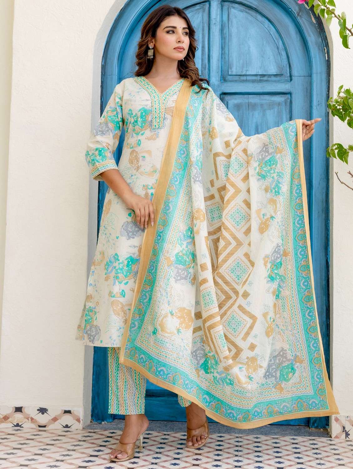 women printed three quarter sleeve kurta pant with dupatta set - 22140558 -  Zoom Image - 0