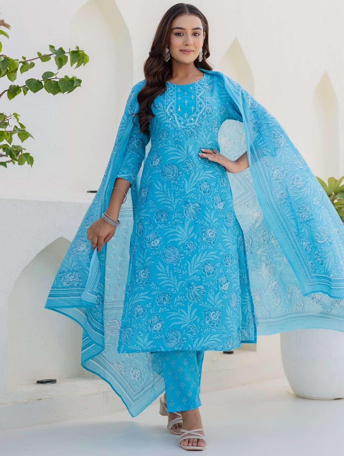 women floral printed three quarter sleeve kurta pant with dupatta set - 22140561 -  Standard Image - 3