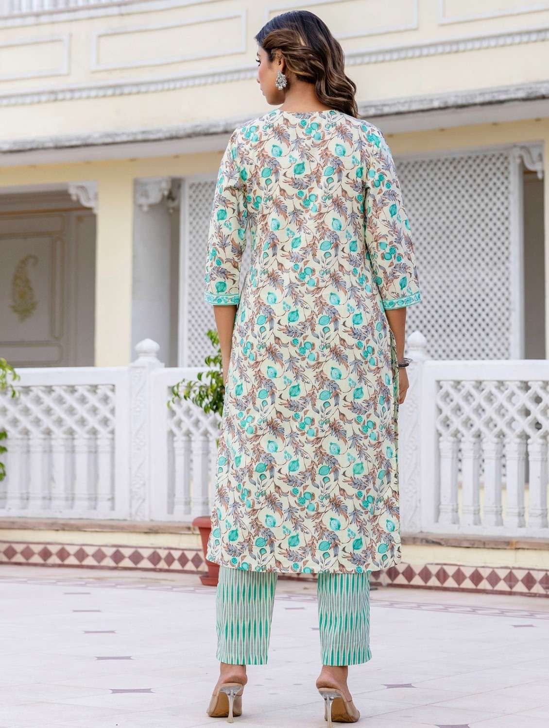 women floral printed three quarter sleeve kurta pant with dupatta set - 22140563 -  Standard Image - 5