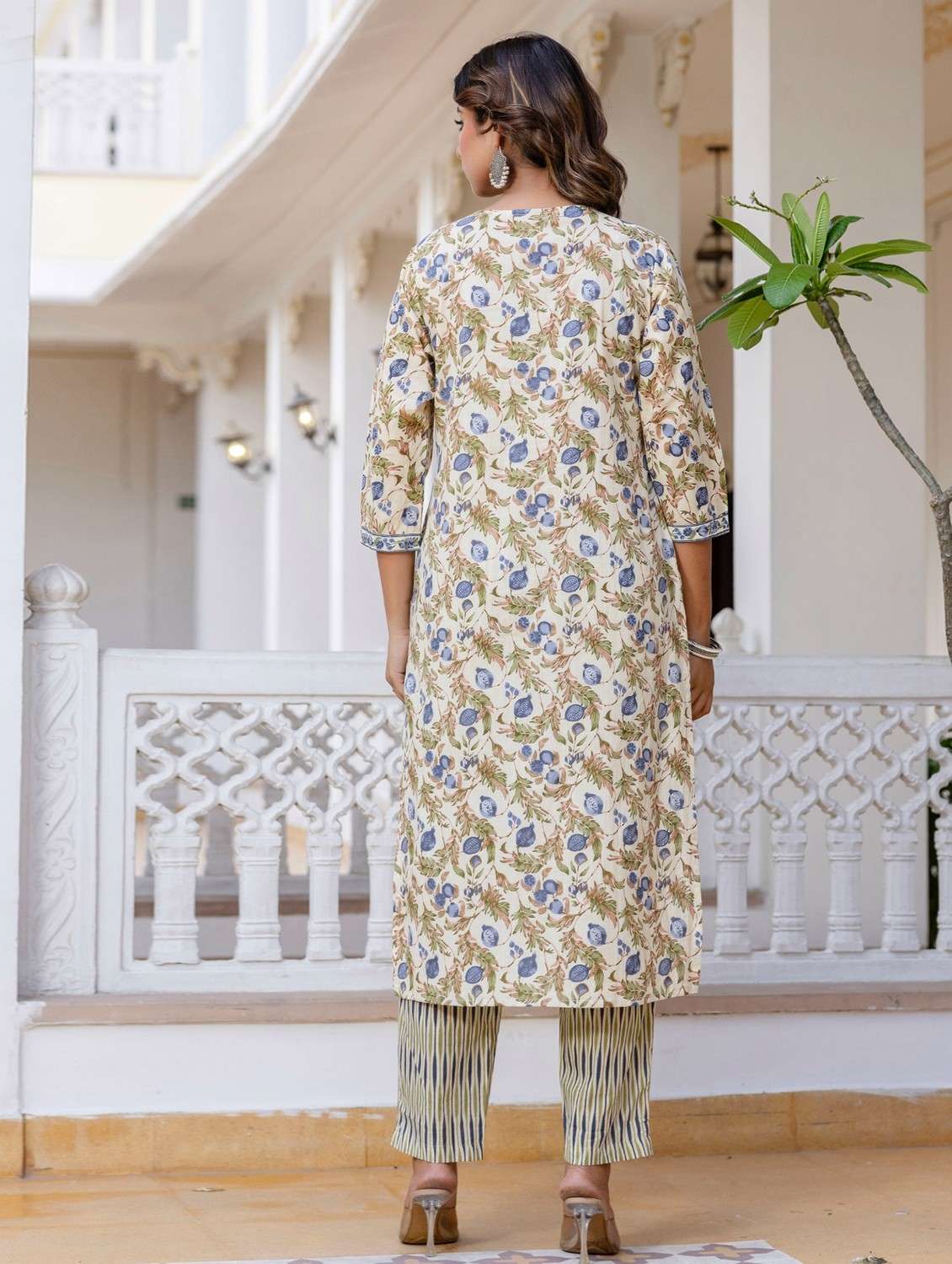 women floral printed three quarter sleeve kurta pant with dupatta set - 22140564 -  Standard Image - 5