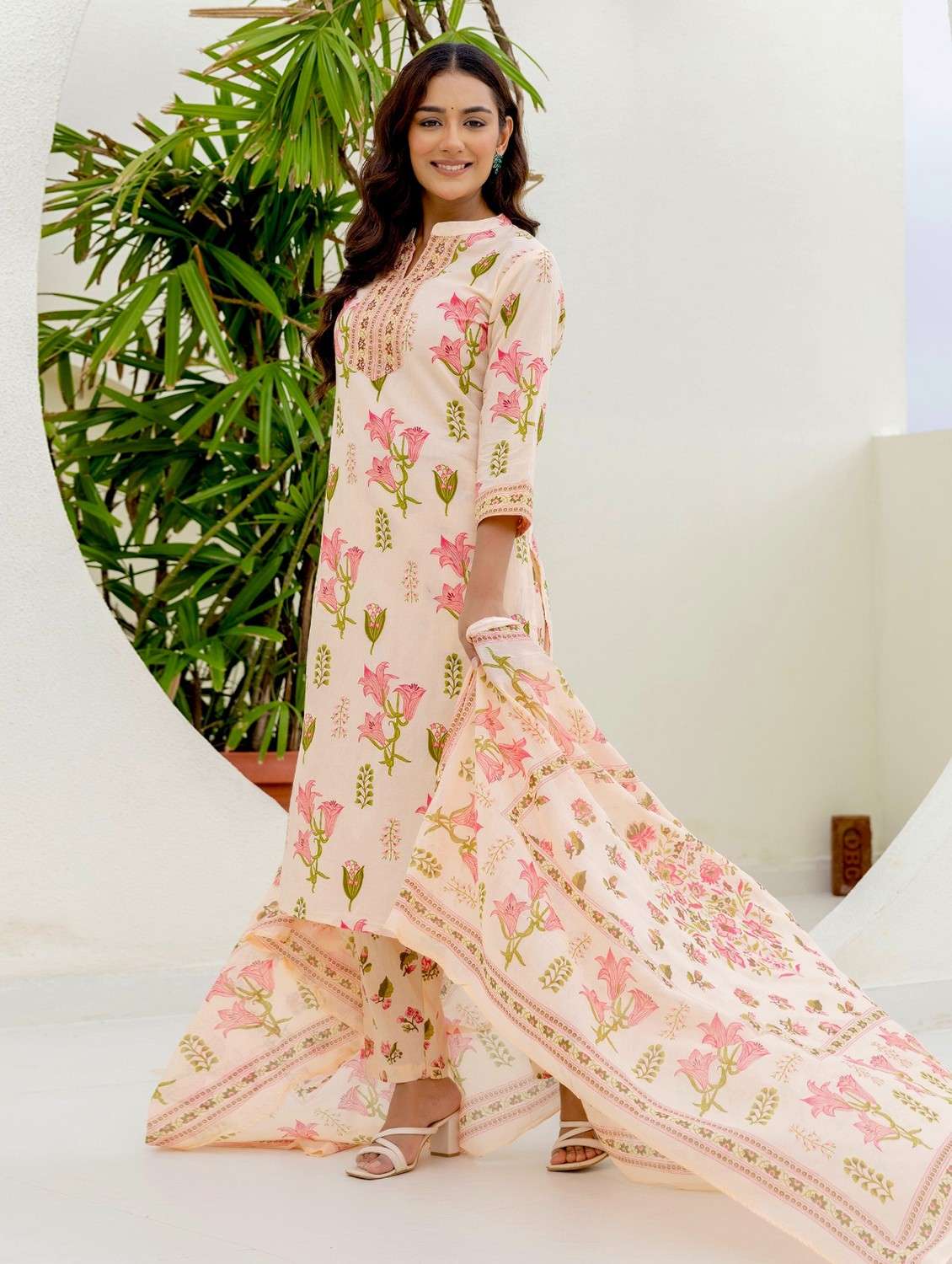 women floral printed three quarter sleeve kurta pant with dupatta set - 22140574 - Standard Image - 3