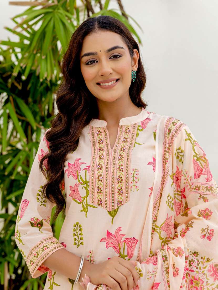 women floral printed three quarter sleeve kurta pant with dupatta set - 22140574 - Standard Image - 5