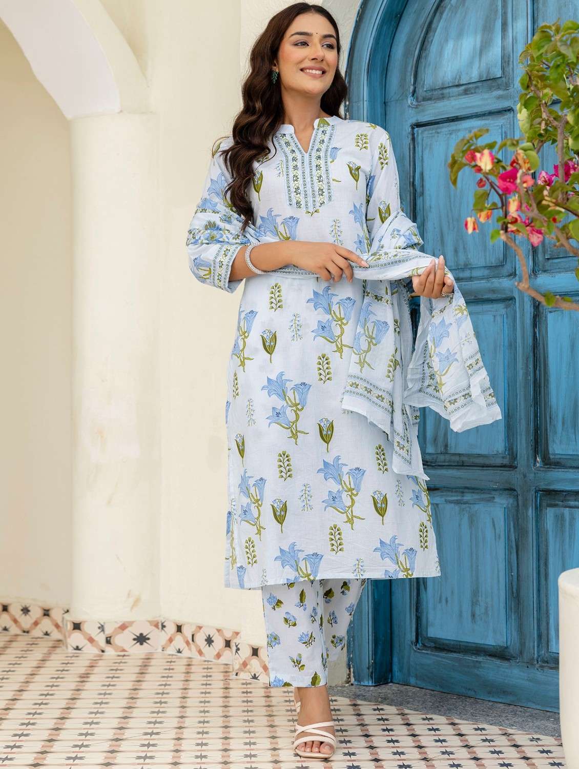 women floral printed three quarter sleeve kurta pant with dupatta set - 22140575 -  Standard Image - 3