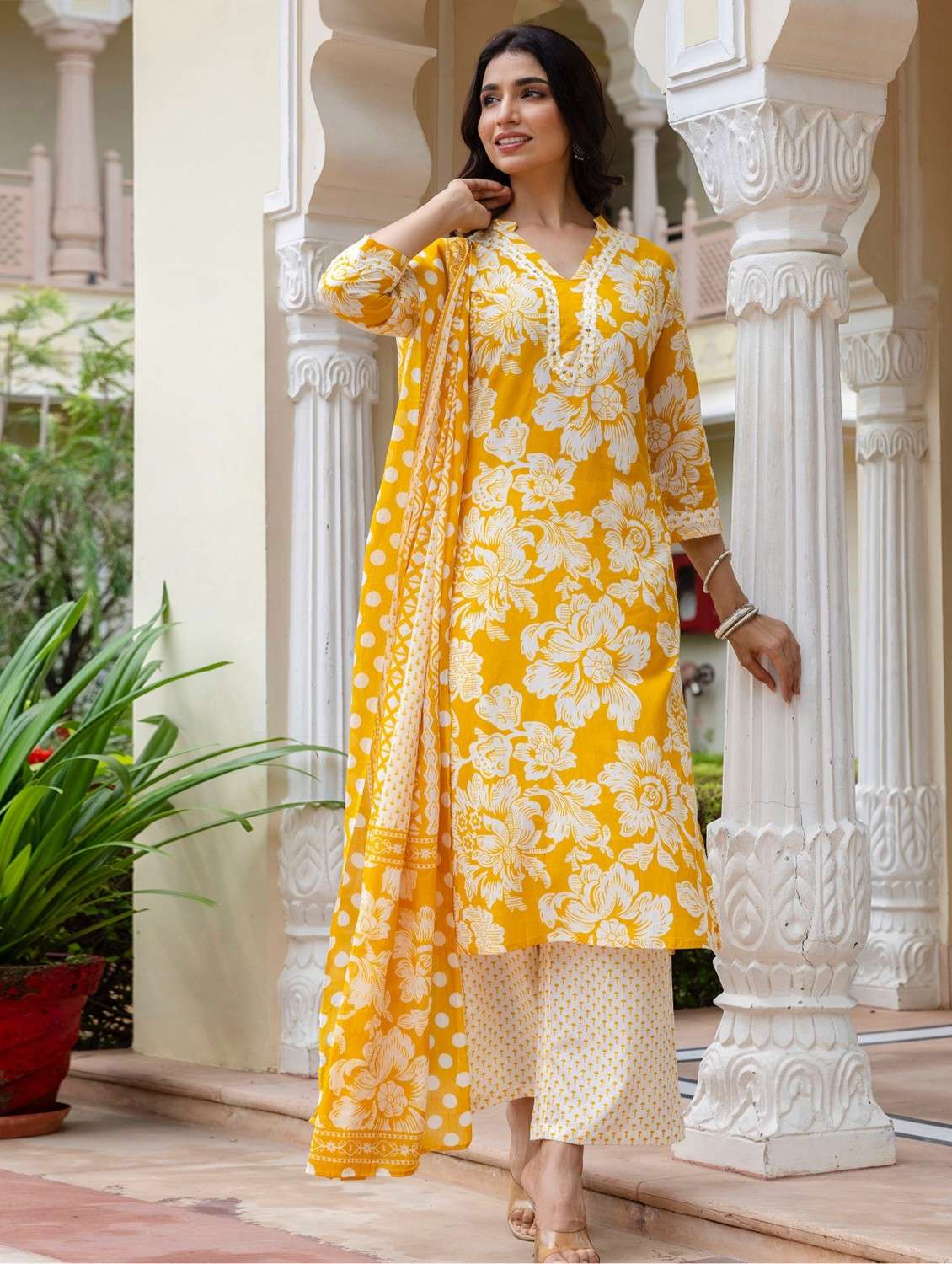 women floral printed three quarter sleeve kurta palazzo with dupatta set