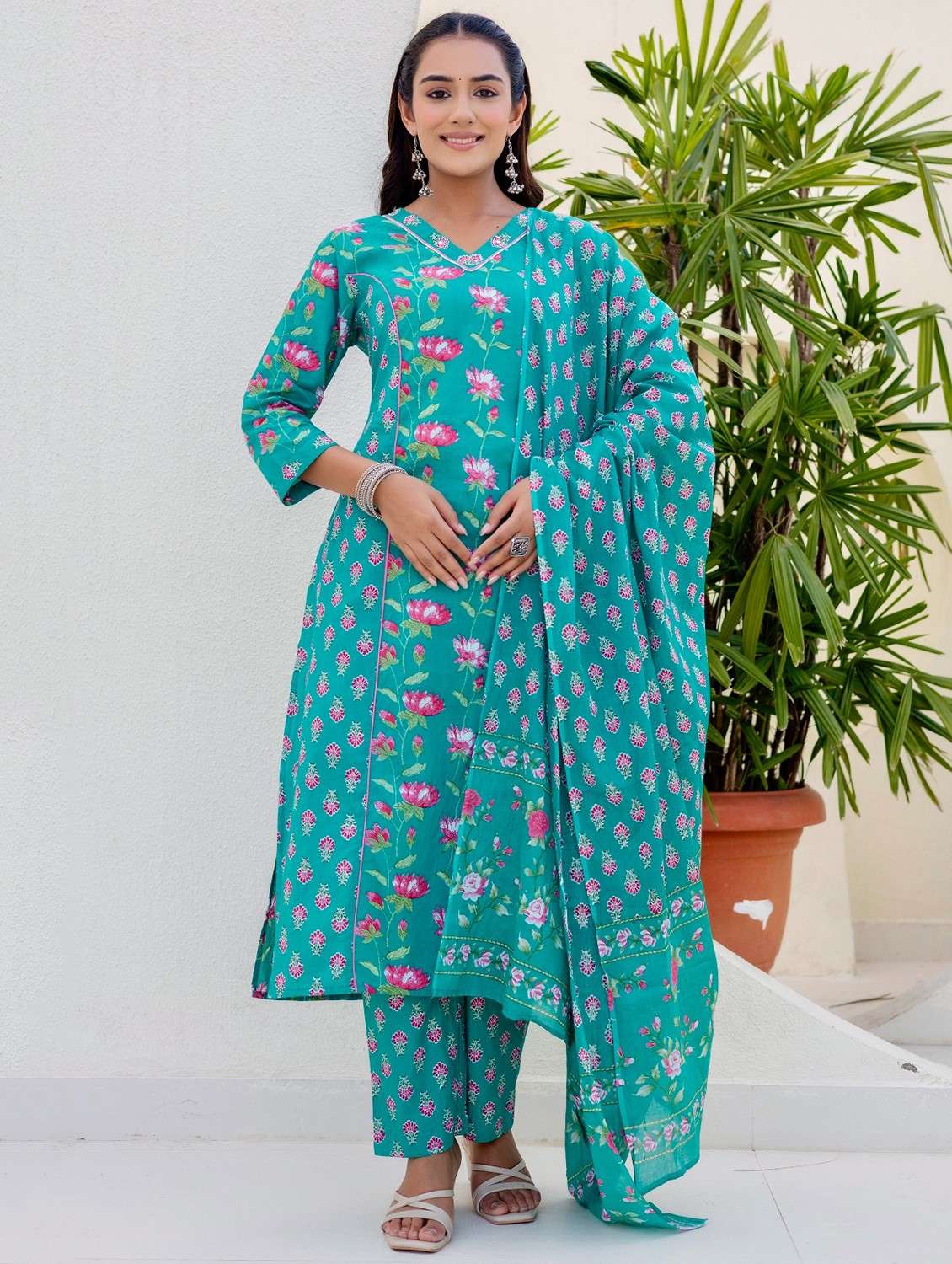 women floral printed three quarter sleeve kurta pant with dupatta set