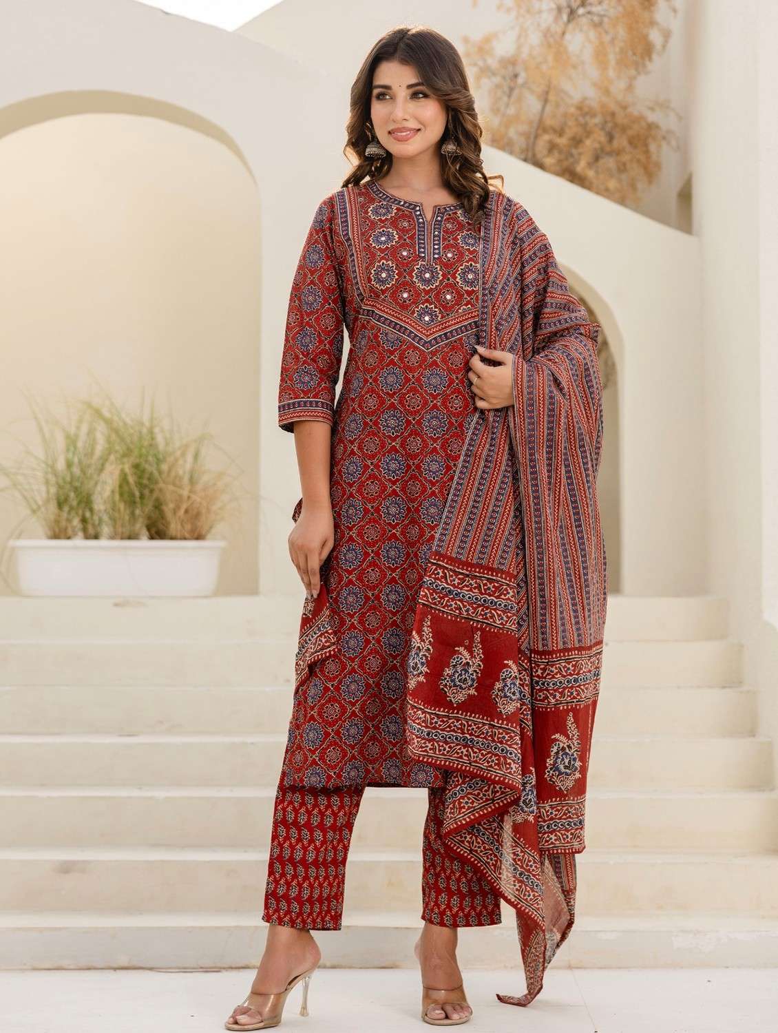 women printed three quarter sleeve kurta pant with dupatta set