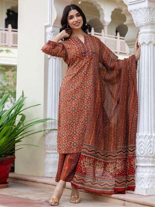 women printed three quarter sleeve kurta palazzo with dupatta set - 22140589 - Standard Image - 0