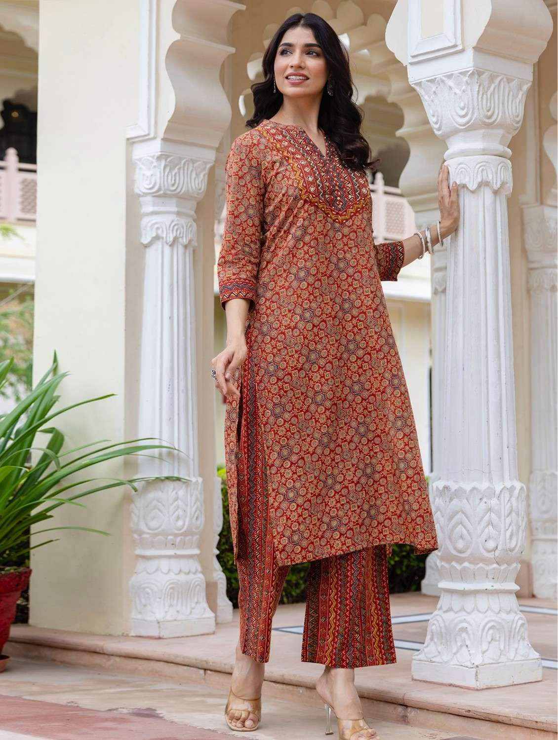 women printed three quarter sleeve kurta palazzo with dupatta set - 22140589 - Standard Image - 3
