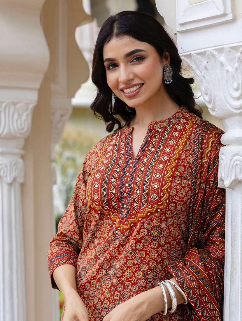 women printed three quarter sleeve kurta palazzo with dupatta set - 22140589 - Standard Image - 5