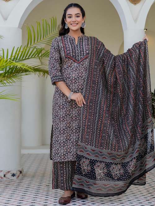 women printed three quarter sleeve kurta palazzo with dupatta set - 22140590 - Standard Image - 0