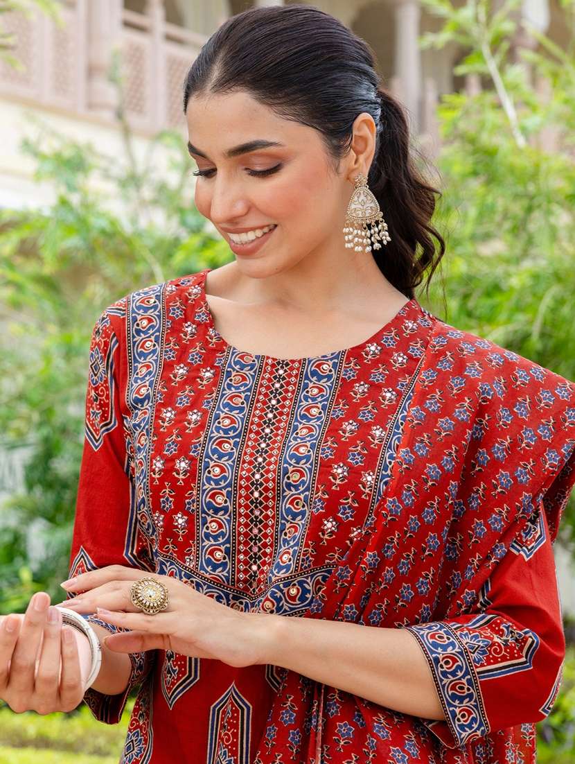 women printed three quarter sleeve kurta palazzo with dupatta set - 22140591 - Standard Image - 5