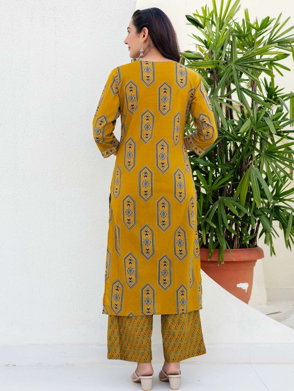 women printed three quarter sleeve kurta palazzo with dupatta set - 22140592 -  Standard Image - 5