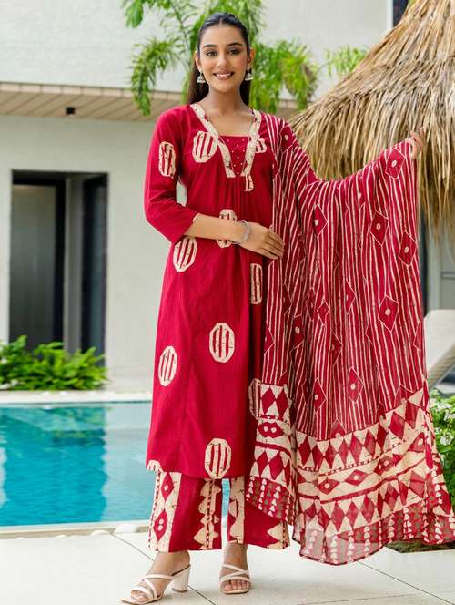 women printed three quarter sleeve kurta palazzo with dupatta set - 22140595 -  Standard Image - 0