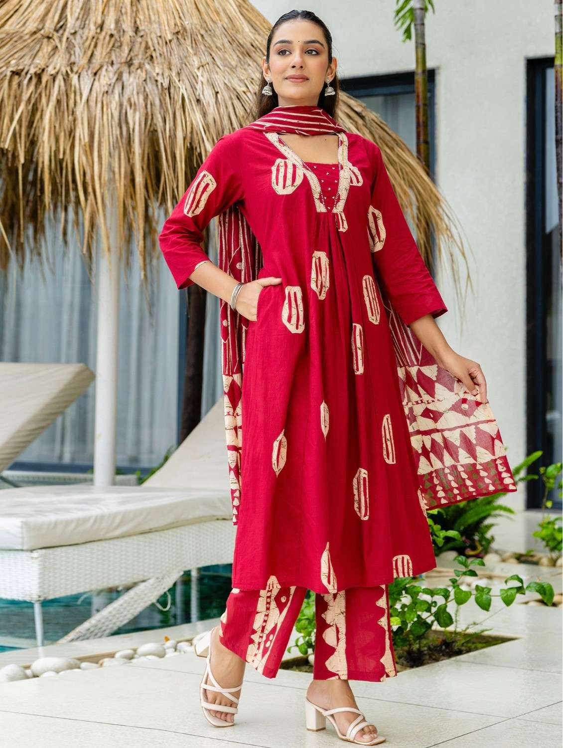 women printed three quarter sleeve kurta palazzo with dupatta set - 22140595 -  Standard Image - 3