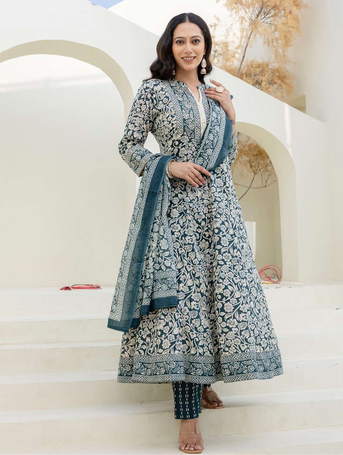 women floral printed three quarter sleeve kurta pant with dupatta set - 22140597 -  Standard Image - 3