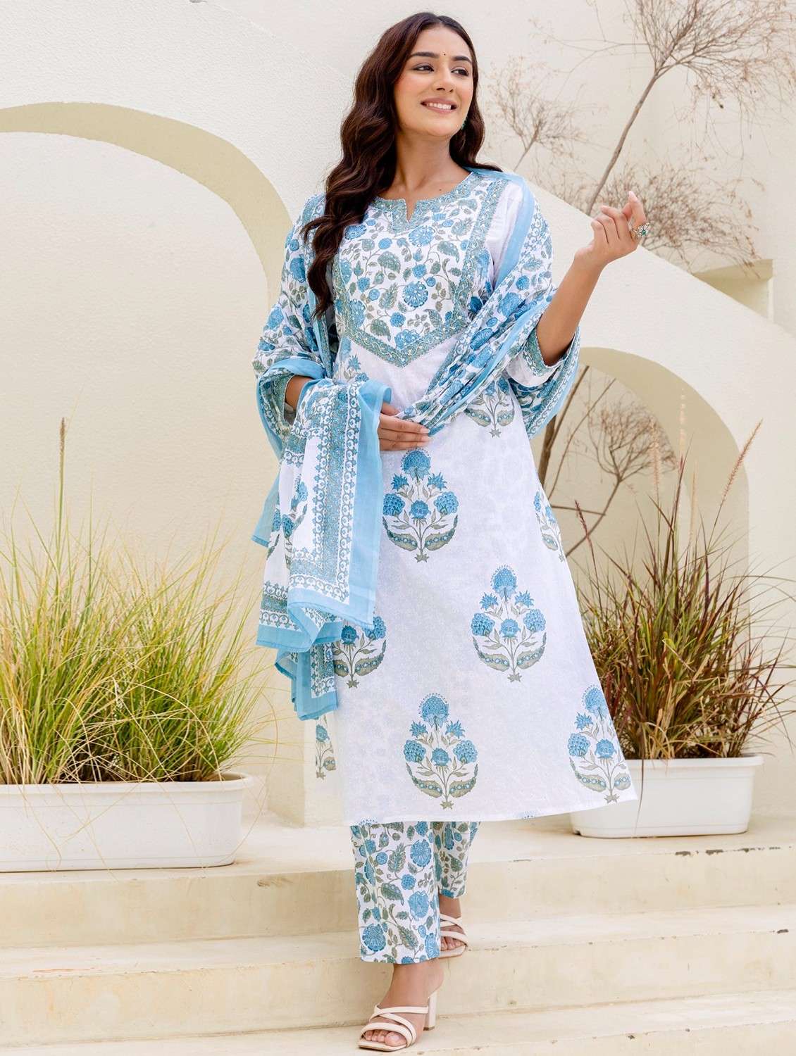 women floral printed three quarter sleeve kurta pant with dupatta set - 22140599 -  Standard Image - 3