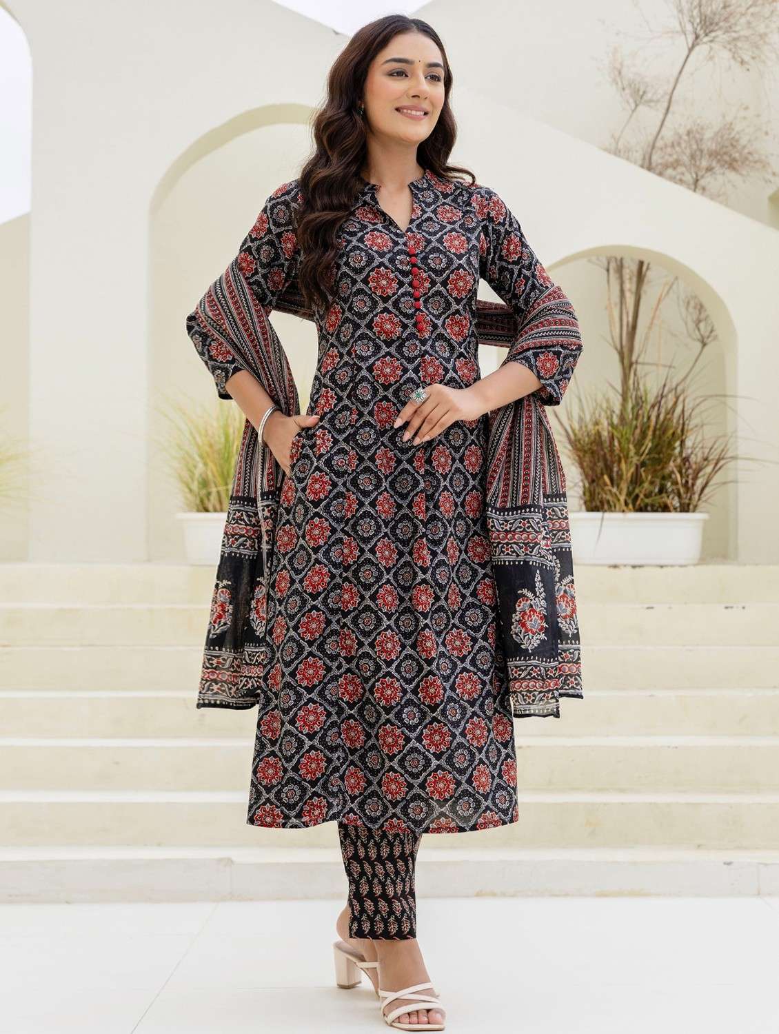 women printed three quarter sleeve kurta pant with dupatta set - 22140600 -  Standard Image - 3