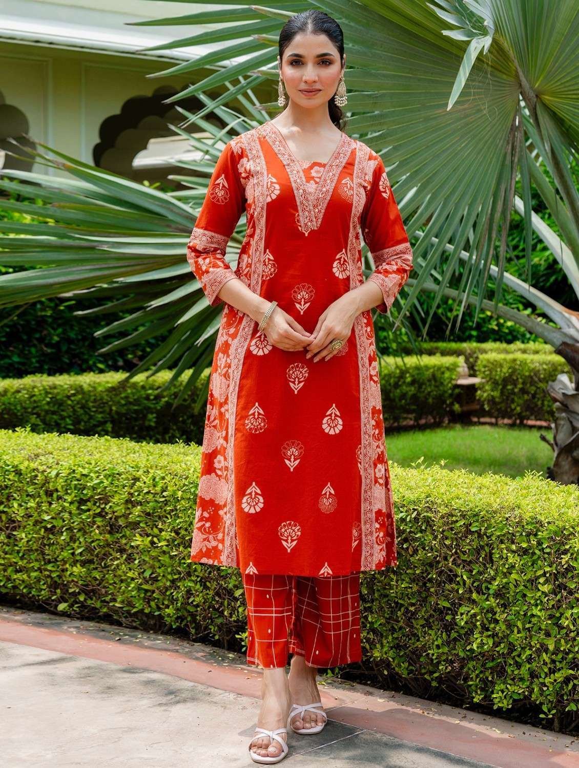 women printed three quarter sleeve kurta palazzo with dupatta set - 22140602 -  Standard Image - 3