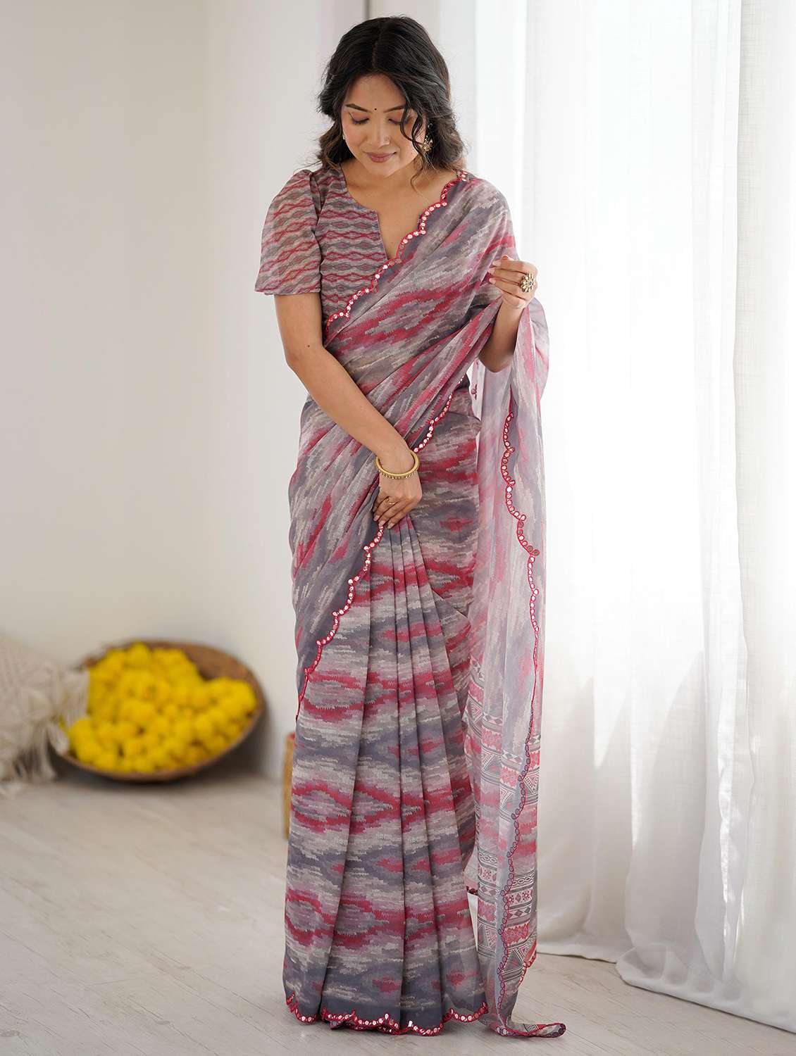 women printed casual wear saree with blouse - 22141057 -  Zoom Image - 0