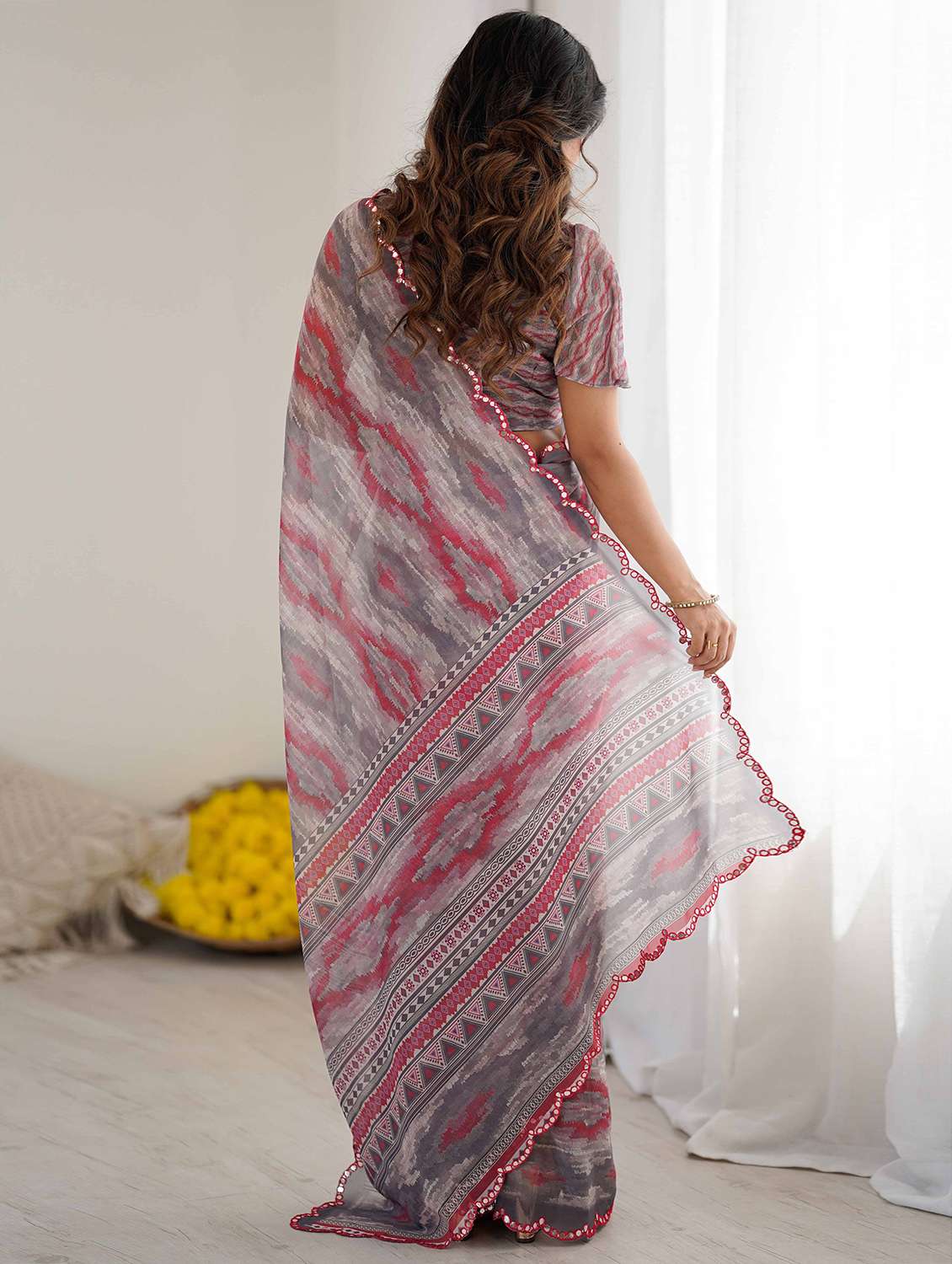 women printed casual wear saree with blouse - 22141057 -  Standard Image - 3